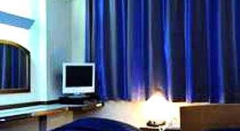 Tokyo Business Hotel Экстерьер фото