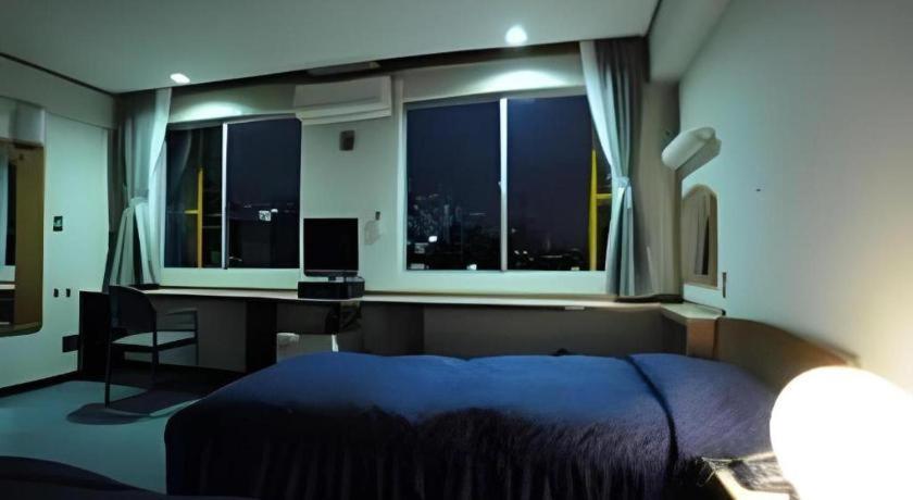 Tokyo Business Hotel Экстерьер фото